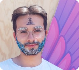 Maquillage barbe paillettes Si Si La Paillette 