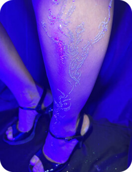 tatouage temporaire henné paillettes